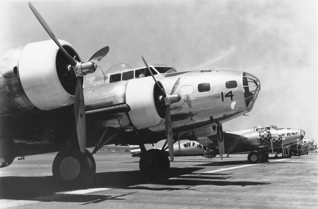 B-17B Bomber auf March Field, California // Wikipedia Commons [Public Domain]