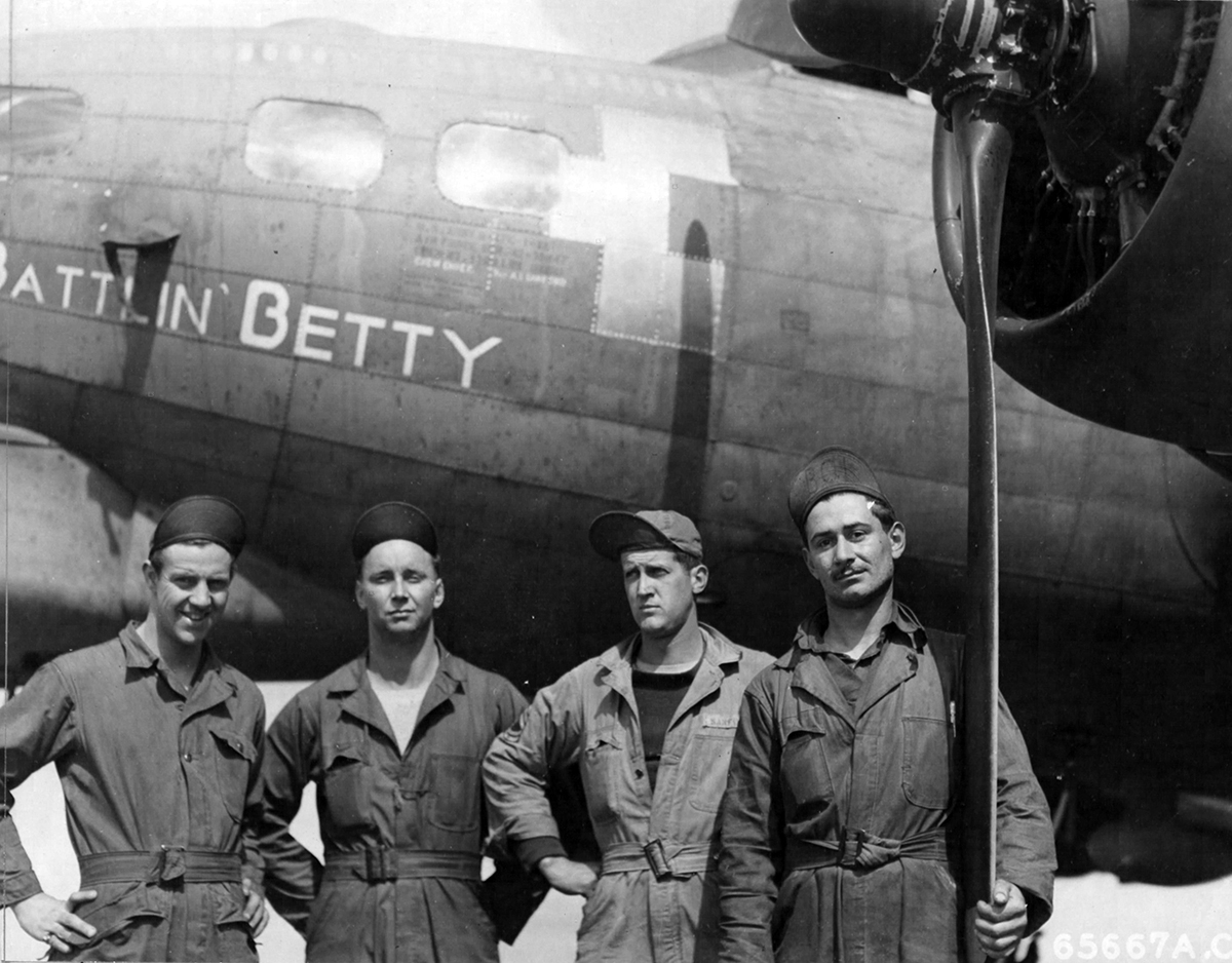 42-39847 / Battlin’ Betty | B-17 Bomber Flying Fortress – The Queen Of ...