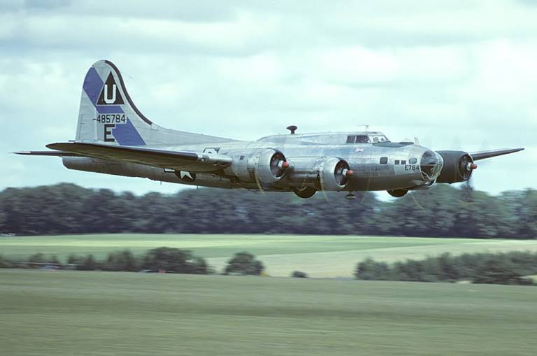 44-85784 / Sally B | B-17 Bomber Flying Fortress – The Queen Of The Skies