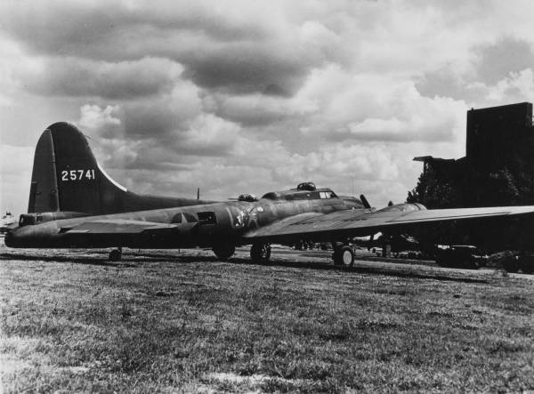 42-5741 / Guardian Angel | B-17 Bomber Flying Fortress – The Queen Of ...