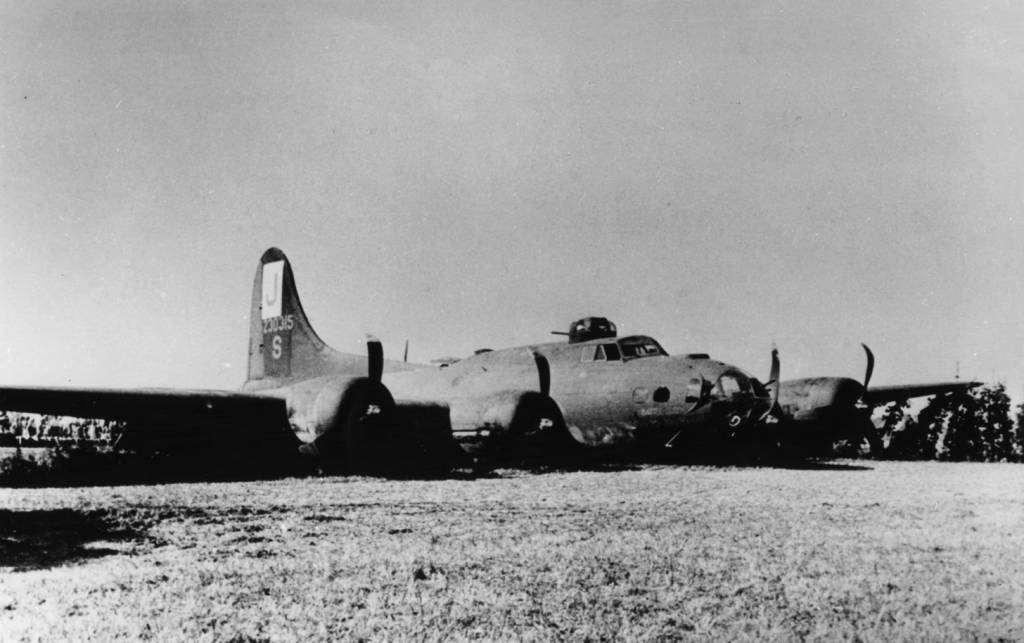 42-30315 / Battle Queen Aka Peg Of My Heart | B-17 Bomber Flying ...