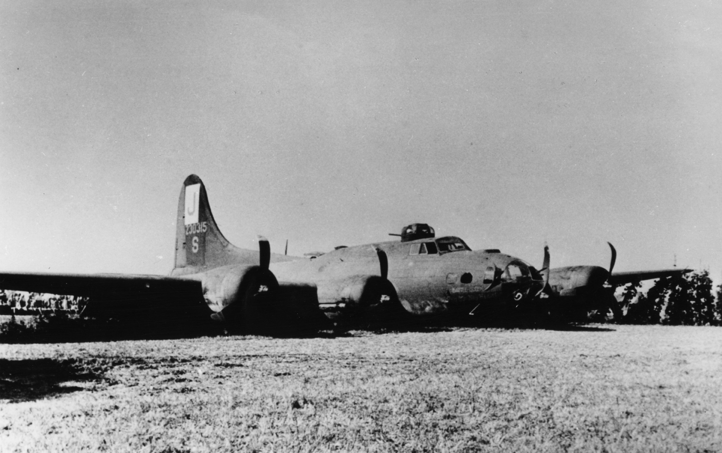 B-17 #42-30315 / Battle Queen aka Peg of My Heart