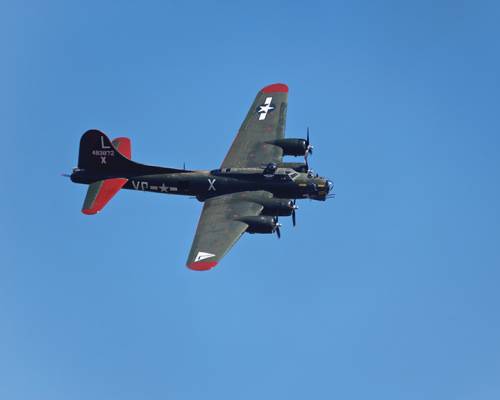 B-17 #44-83872 Photo 