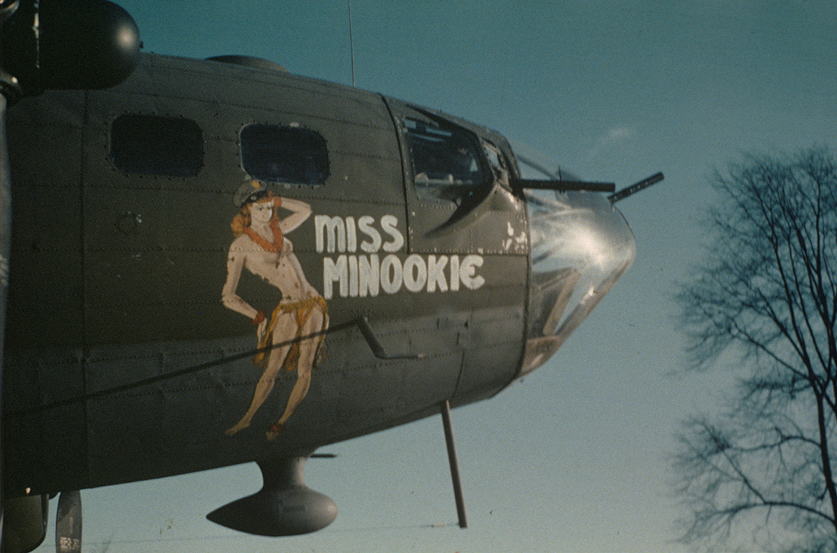 B-17 #42-30712 / Miss Minookie