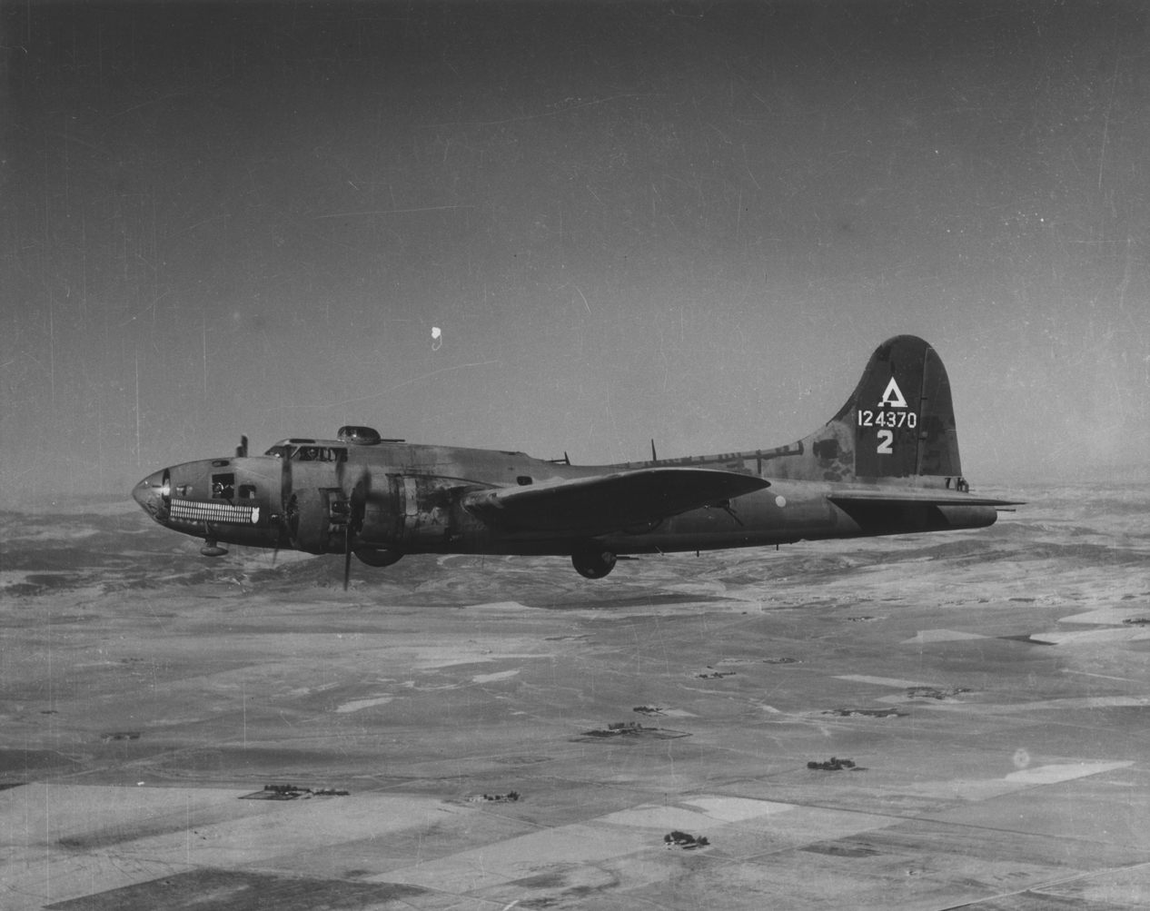 B-17 #41-24370 / Pale Face aka Berlin Sleeper II