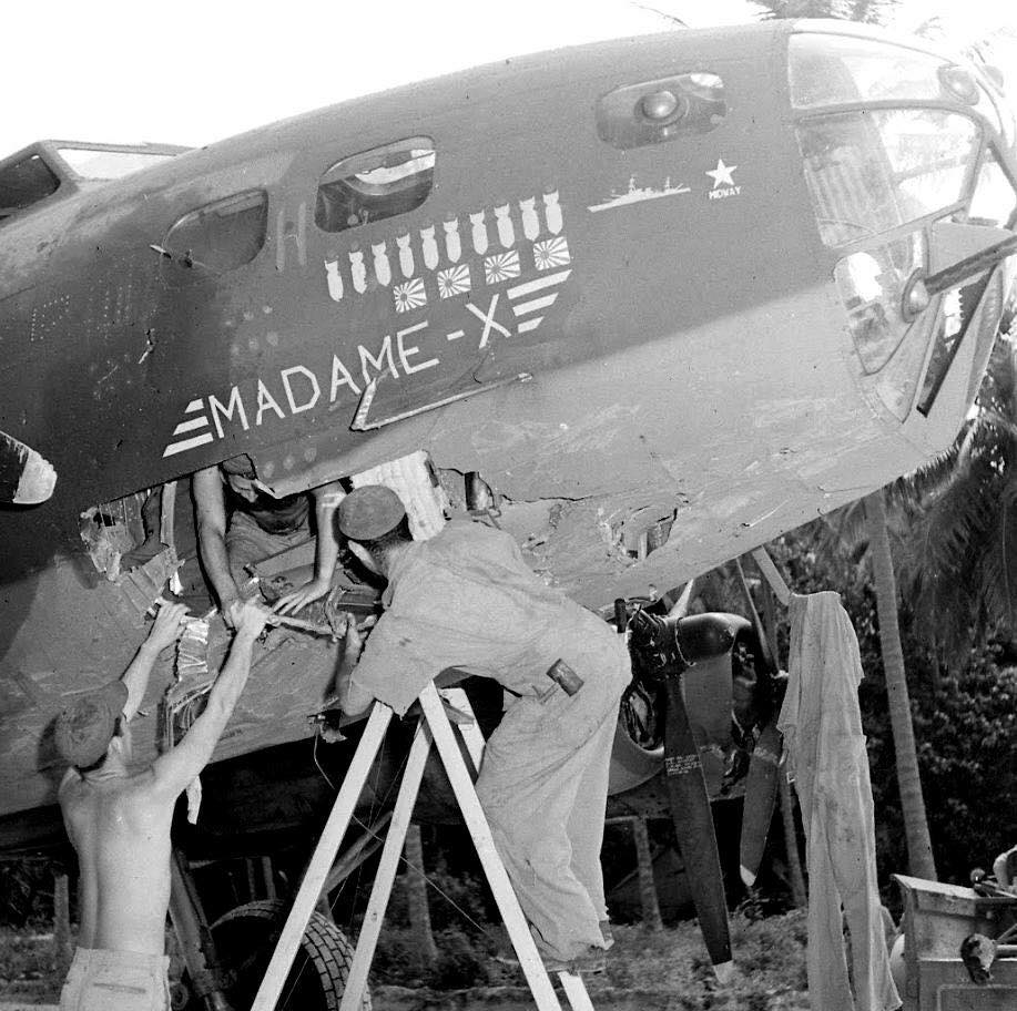 B-17 #41-2525 / Madame X