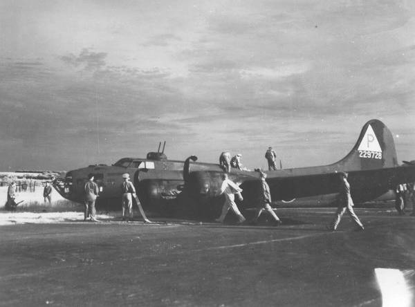 B-17 #42-29728 Photo | B-17 Bomber Flying Fortress – The Queen Of The Skies