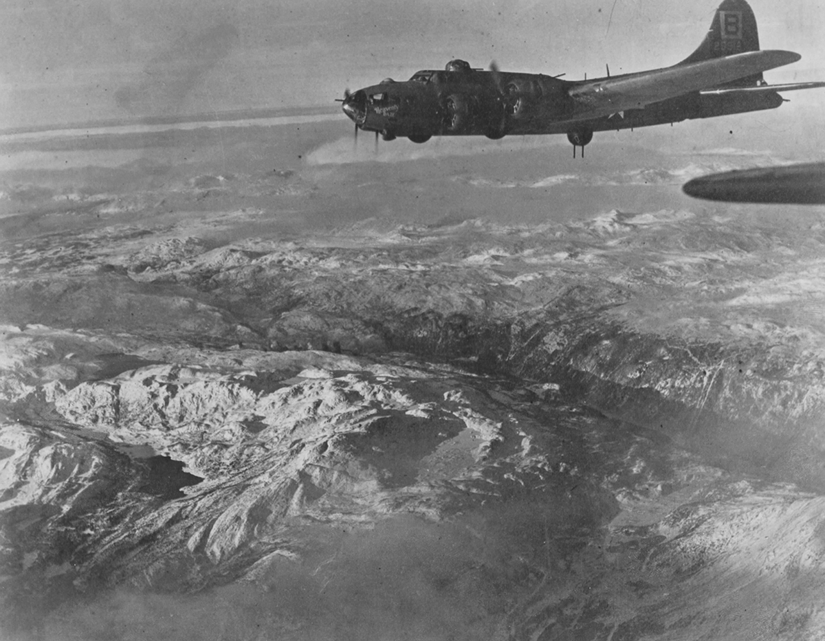 42-5918 / Heavenly Daze | B-17 Bomber Flying Fortress – The Queen Of ...