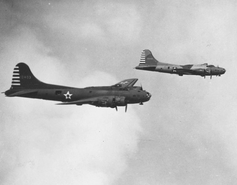 41-2403 | B-17 Bomber Flying Fortress – The Queen Of The Skies