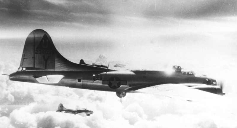 B-17 #42-32098 / G I Virgin II