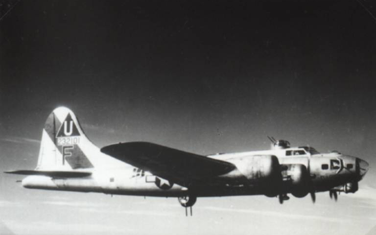 B-17 #42-32101 / El Lobo II