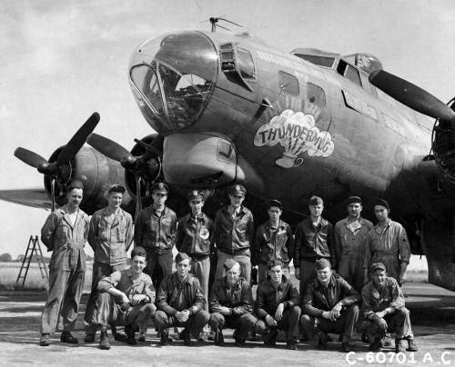 42-38205 / Thundermug aka Winged Fury | B-17 Bomber Flying Fortress ...