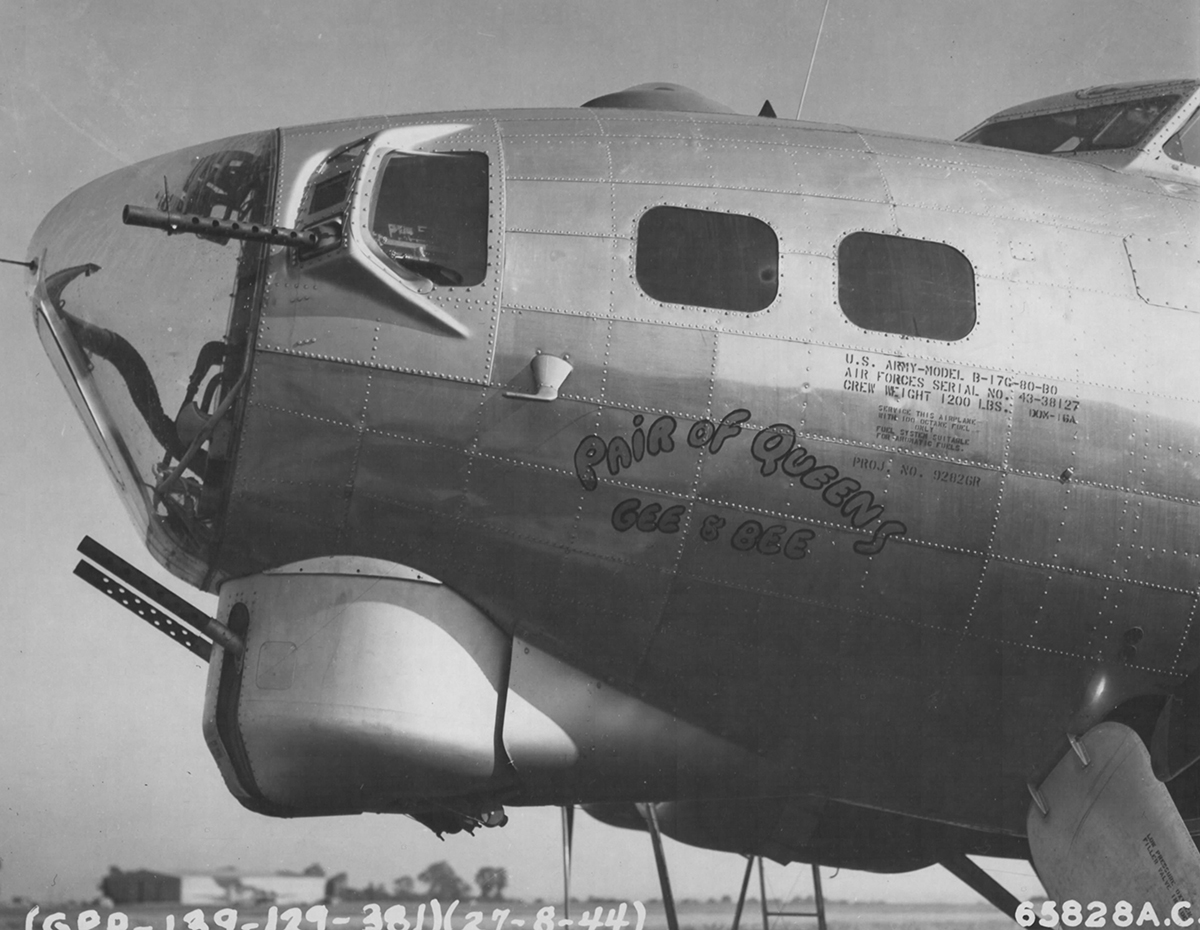 B-17 #43-38127 / Pair of Queens, Gee & Bee