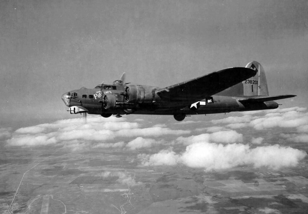 B-17 #42-38201 Photo | B-17 Bomber Flying Fortress – The Queen Of The Skies