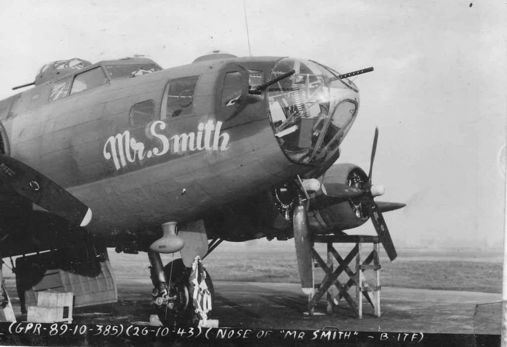 42-5985 / Mr. Smith | B-17 Bomber Flying Fortress – The Queen Of The Skies