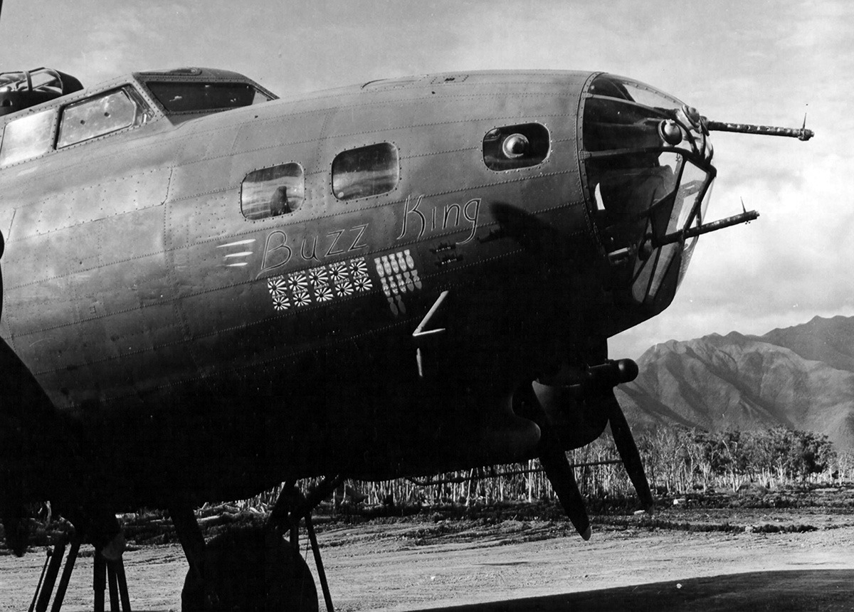 B-17 #41-9124 / Buzz King