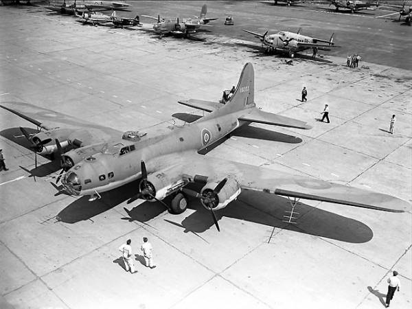 B-17 #41-9203 Photo | B-17 Bomber Flying Fortress – The Queen Of The Skies