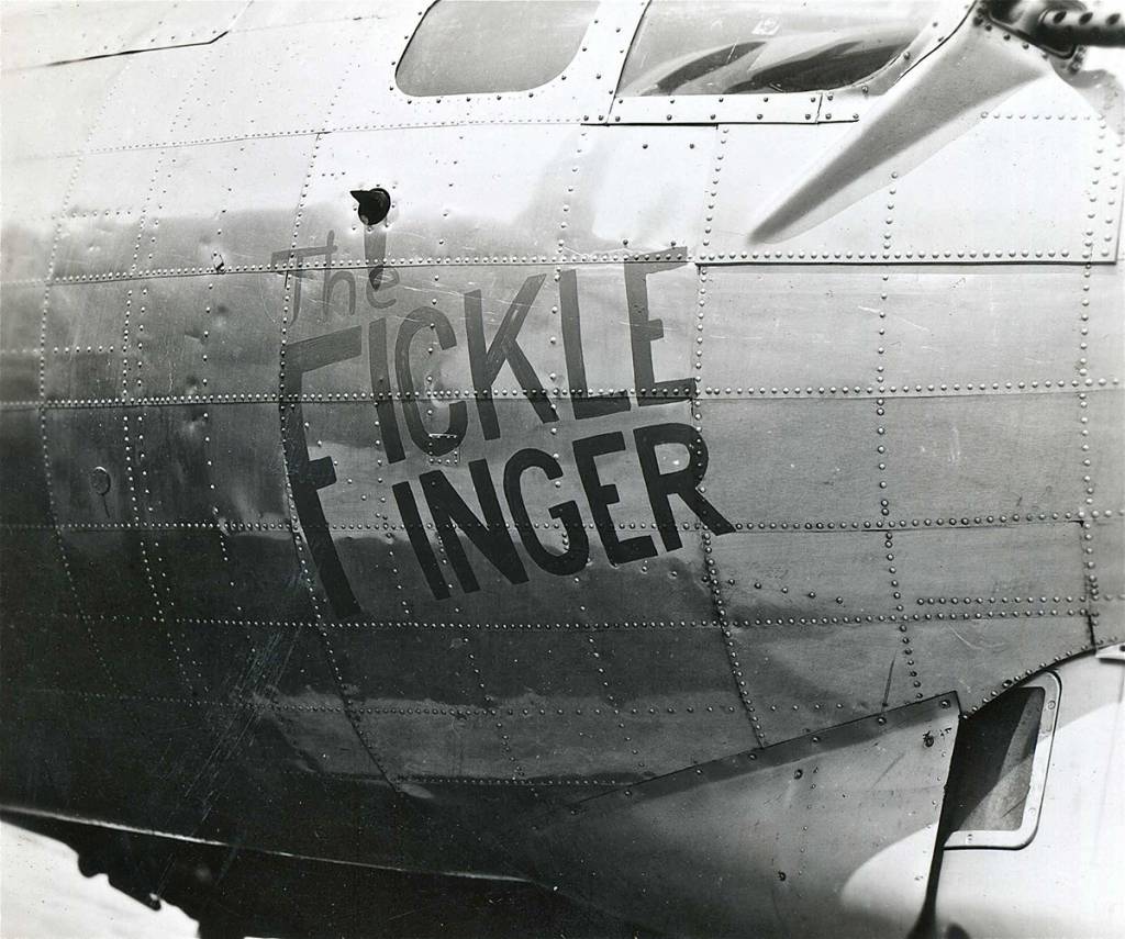 lot-detail-flying-fickle-finger-of-fate-award