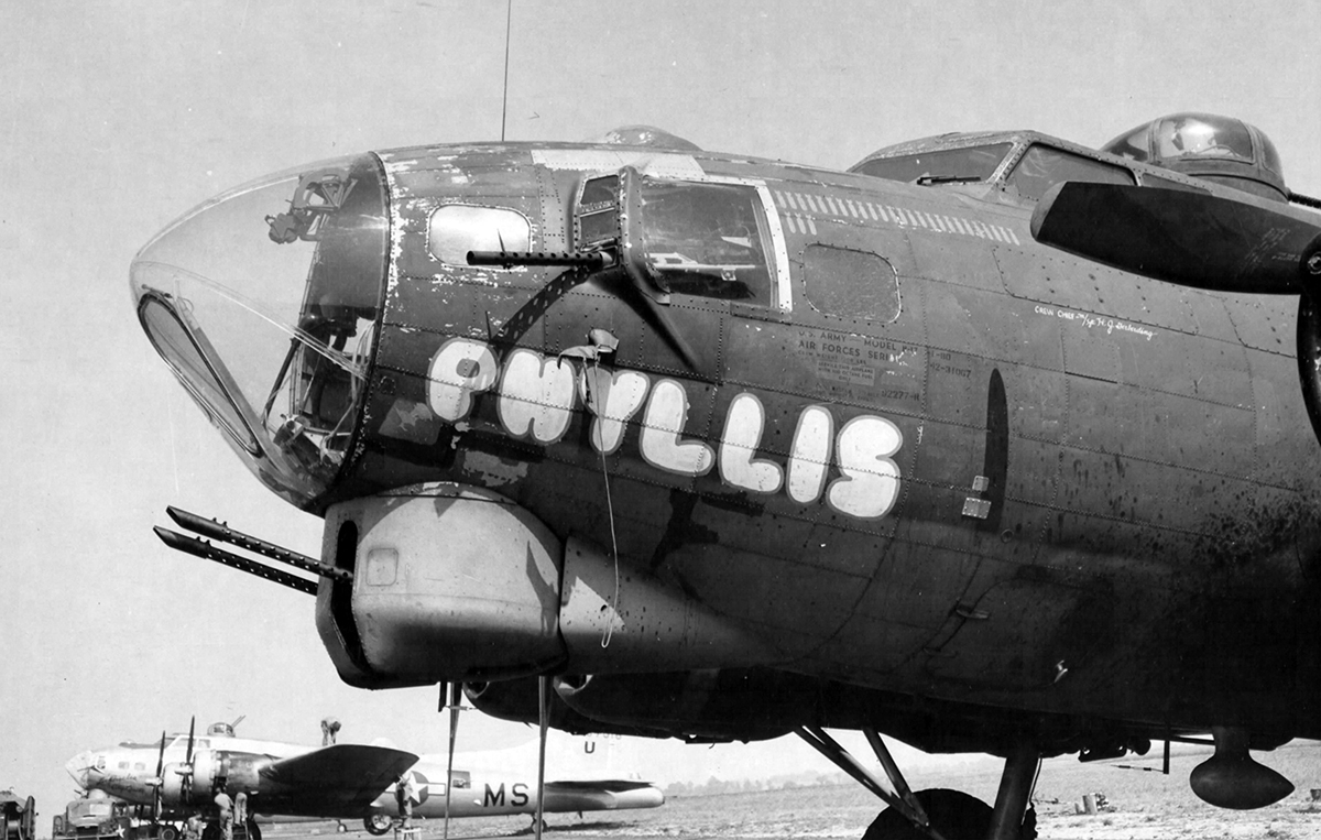 B-17 #42-31067 / Black Widow aka Phyllis