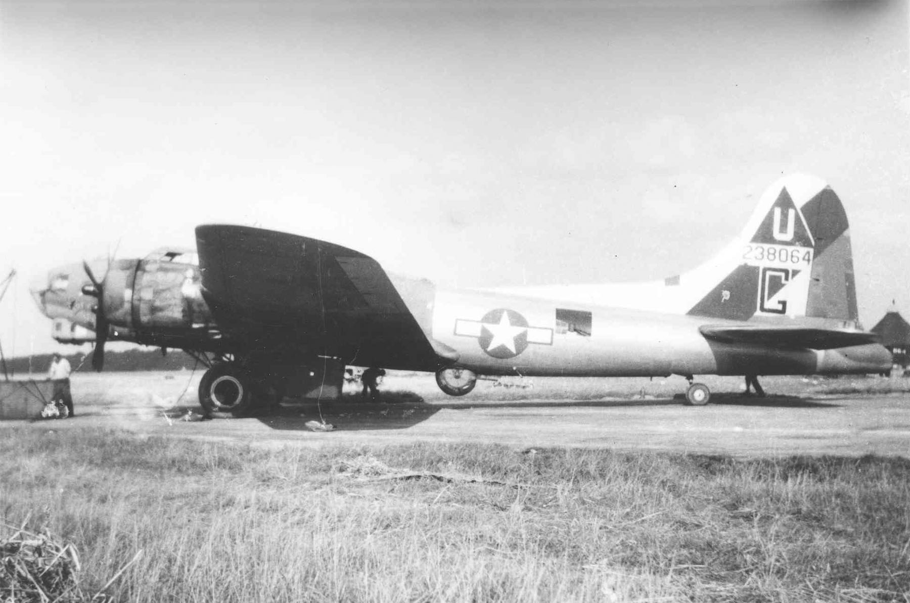 B-17 #42-38064 / Half and Half (Arf & Arf)
