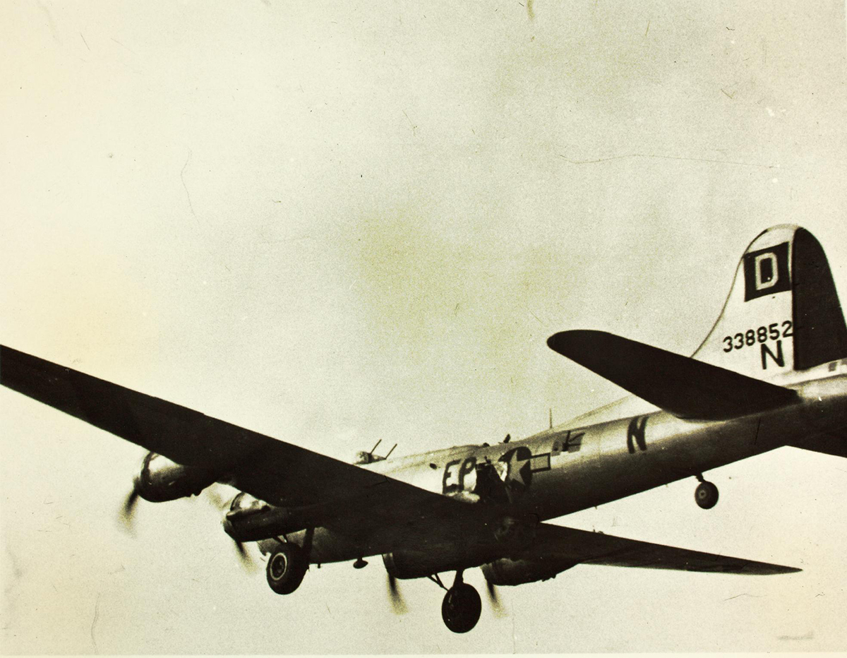 42-29664 / Jersey Bounce, Jr.  B-17 Bomber Flying Fortress – The Queen Of  The Skies