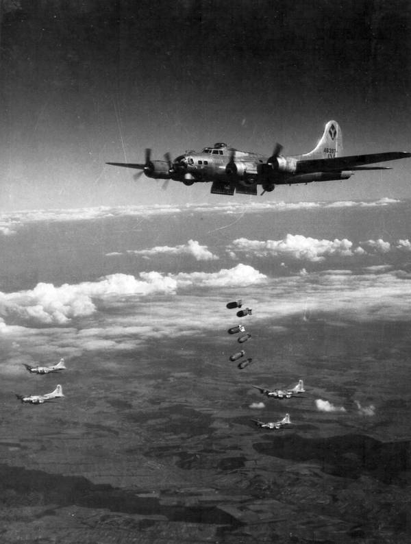 B-17 #44-6397 Photo | B-17 Bomber Flying Fortress – The Queen Of The Skies