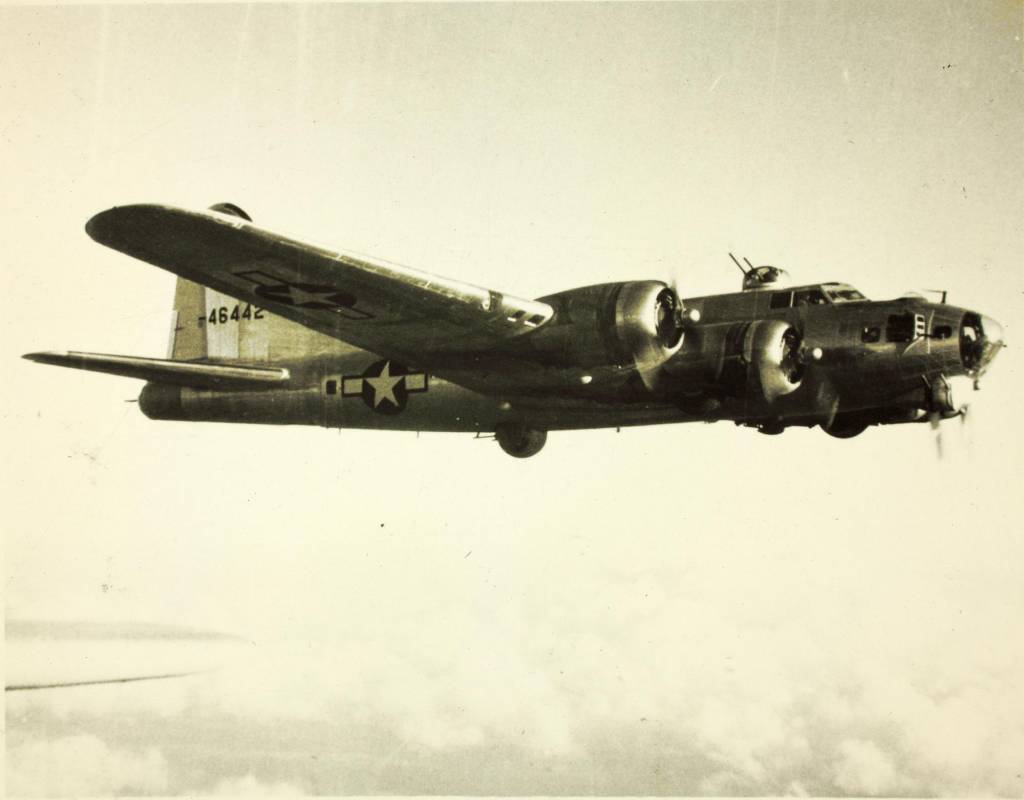 B-17 #44-6442 Photo | B-17 Bomber Flying Fortress – The Queen Of The Skies