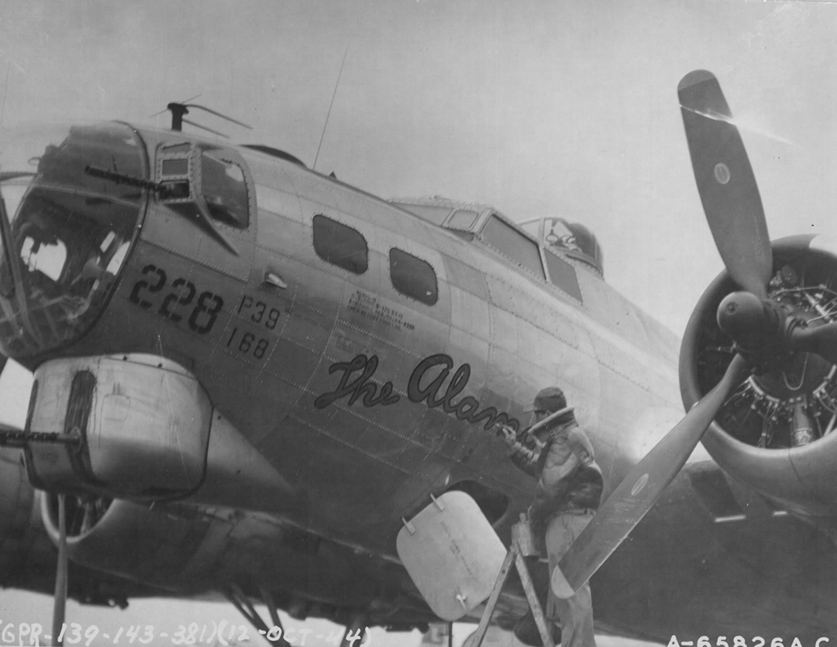 B-17 #44-8228 / The Alamo