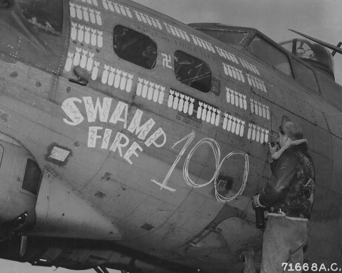 B-17 #42-32024 / Swamp Fire