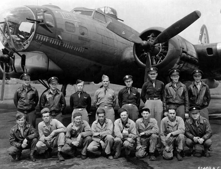 B-17 #42-31898 Photo | B-17 Bomber Flying Fortress – The Queen Of The Skies