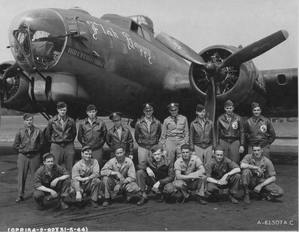 42-38025 / Flak Happy | B-17 Bomber Flying Fortress – The Queen Of The ...