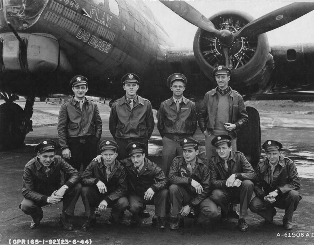 44-6976 / Flak Dodger | B-17 Bomber Flying Fortress – The Queen Of The ...