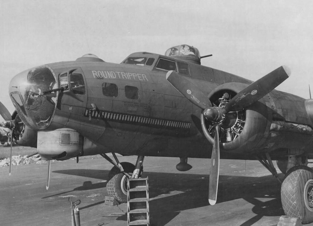 42-31369 / Round Tripper | B-17 Bomber Flying Fortress – The Queen Of ...