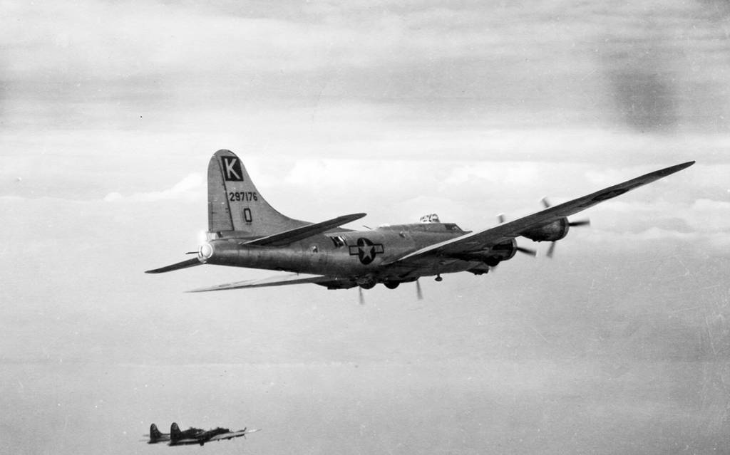 B-17 Bomber Flying Fortress – The Queen Of The Skies