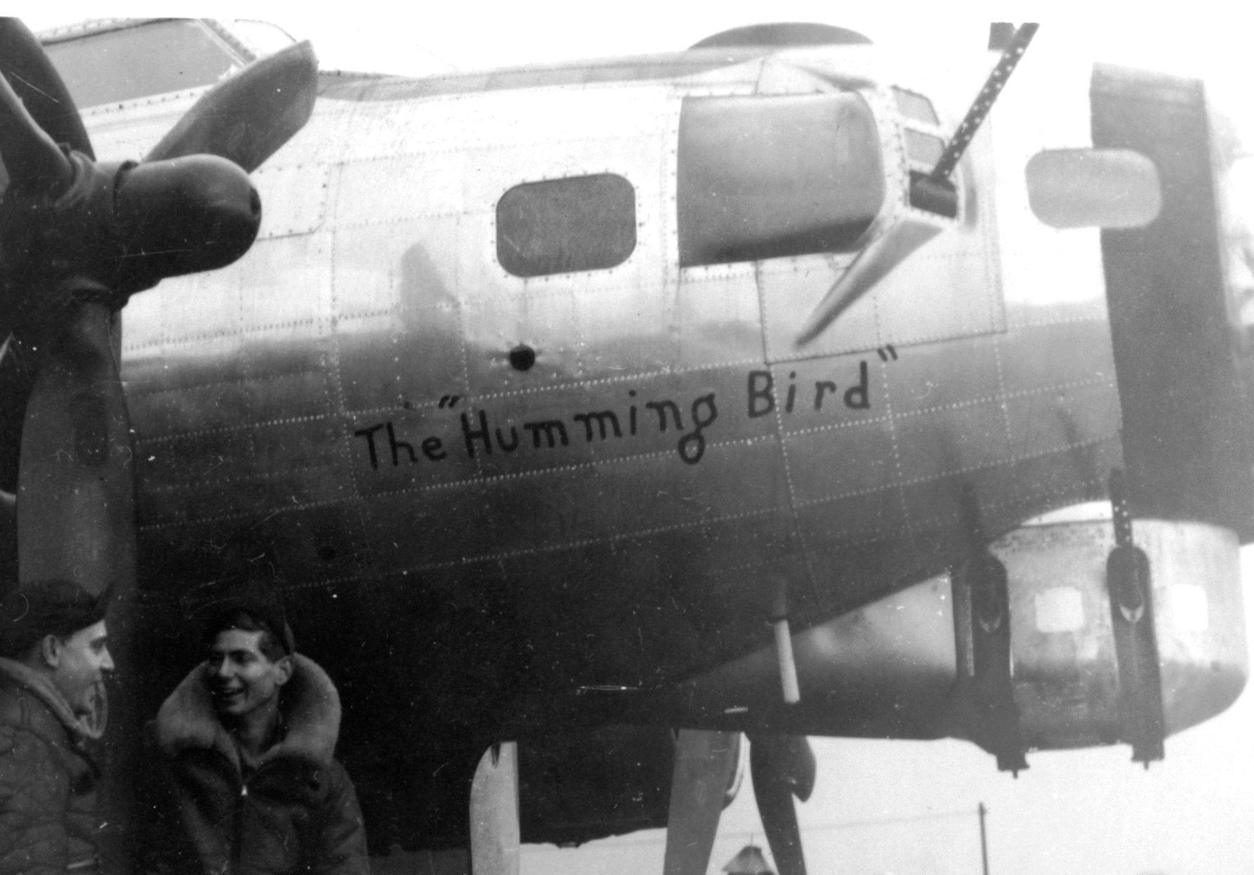 B-17 #44-8305 / The Humming Bird