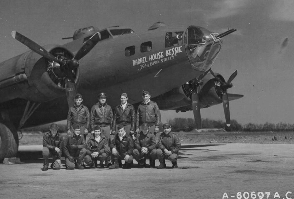 B-17 #42-29742 Photo | B-17 Bomber Flying Fortress – The Queen Of The Skies