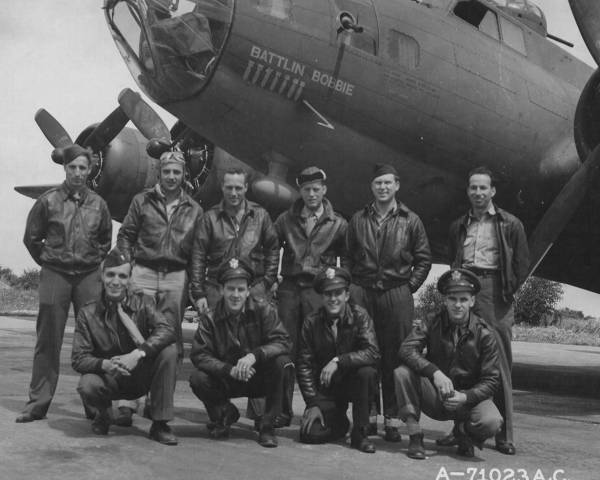 42-29876 / Battlin Bobbie | B-17 Bomber Flying Fortress – The Queen Of ...