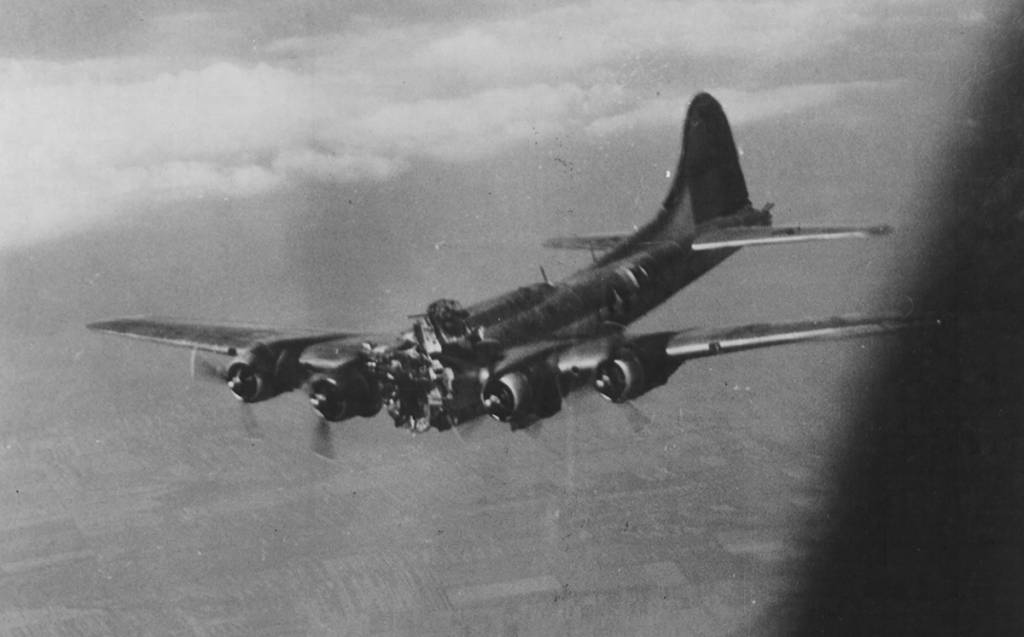 42-32109 / Mizpah | B-17 Bomber Flying Fortress – The Queen Of The Skies