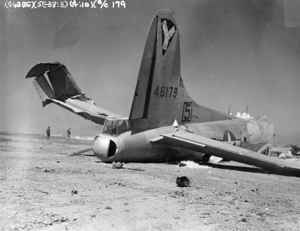B-17 #44-6179 / Firecracker