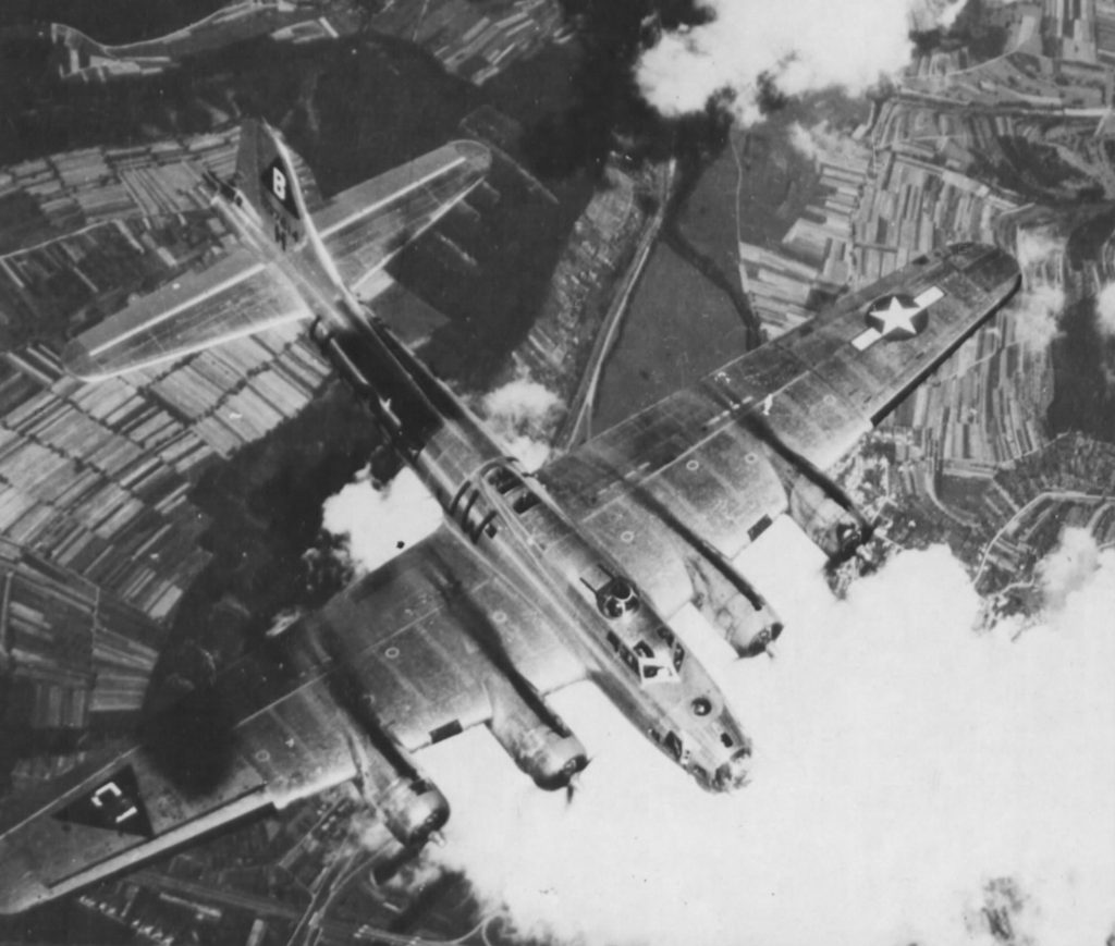 B-17 #43-37614-photo Photo | B-17 Bomber Flying Fortress – The Queen Of ...