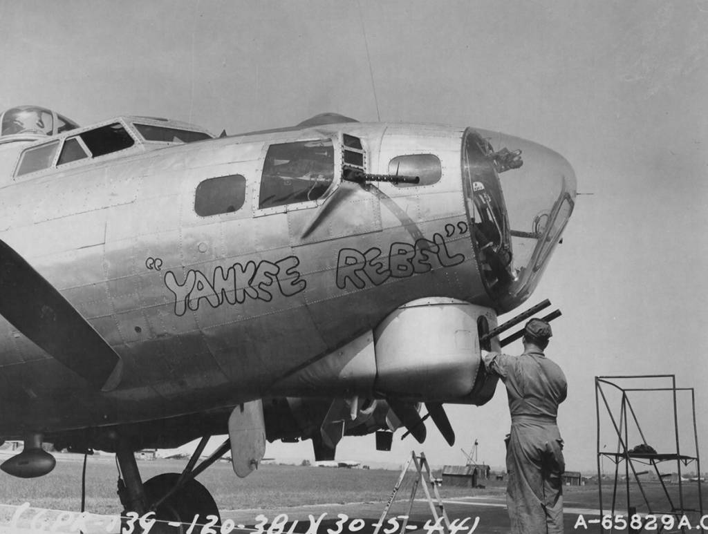 42-32049 / Yankee Rebel | B-17 Bomber Flying Fortress – The Queen Of ...