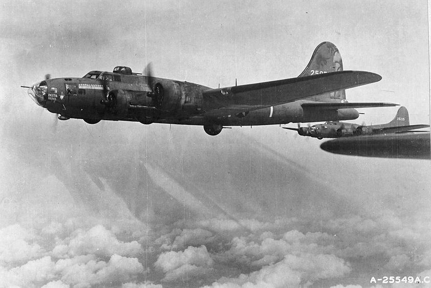 B-17F | B-17 Bomber Flying Fortress – The Queen Of The Skies