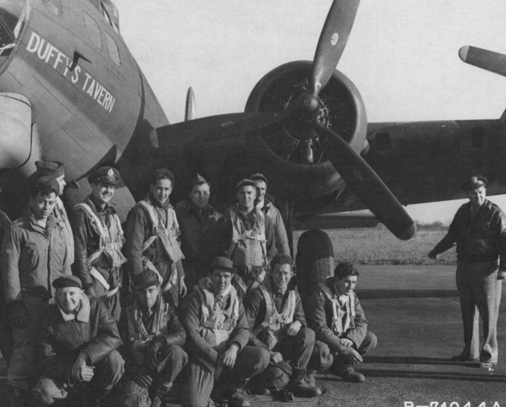 42-31040 / Duffy’s Tavern | B-17 Bomber Flying Fortress – The Queen Of ...