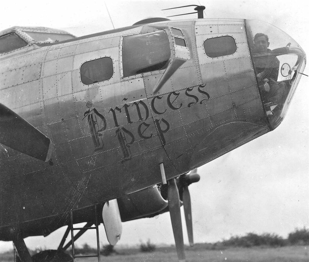 B 17 44 8724 Photo B 17 Bomber Flying Fortress The Queen Of The Skies 