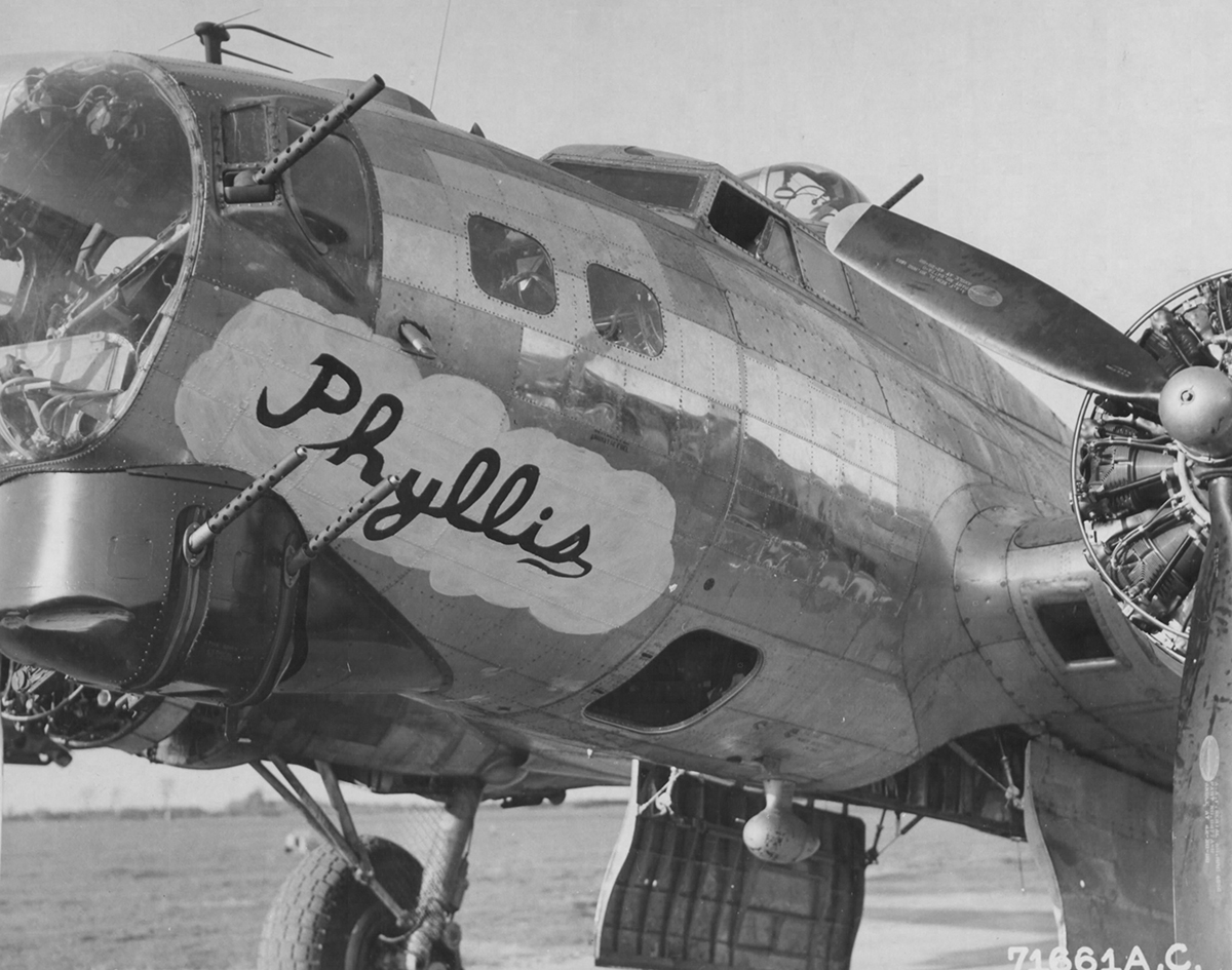 B-17 #42-97825 / Phyllis