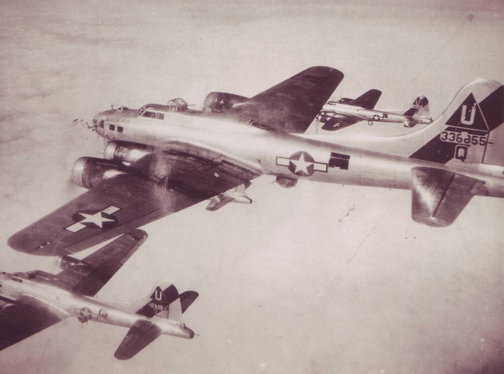 43-38855 | B-17 Bomber Flying Fortress – The Queen Of The Skies