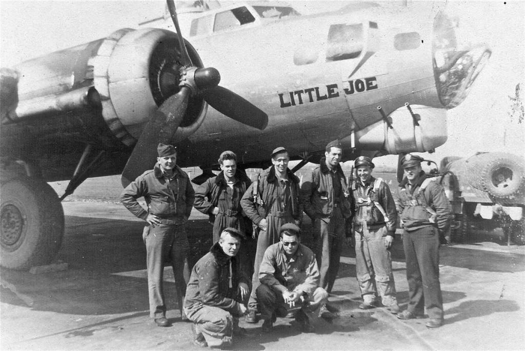 43-39174 / Little Joe | B-17 Bomber Flying Fortress – The Queen Of The ...