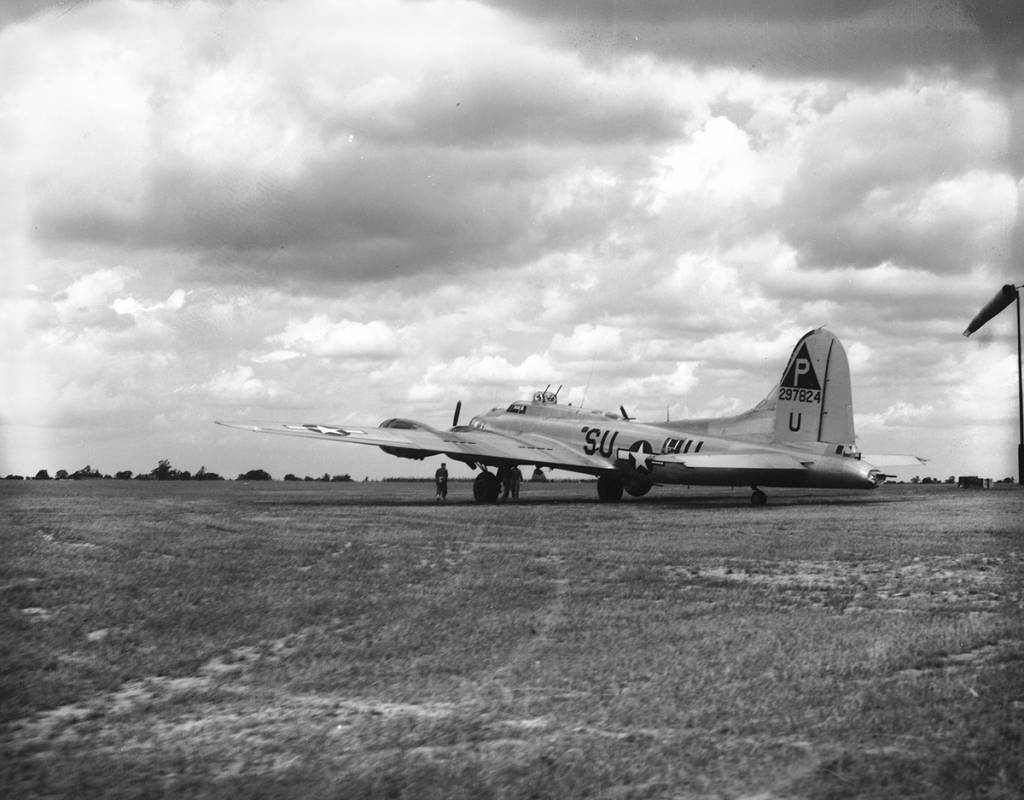 B 17 42 97824 Photo B 17 Bomber Flying Fortress The Queen Of The Skies 