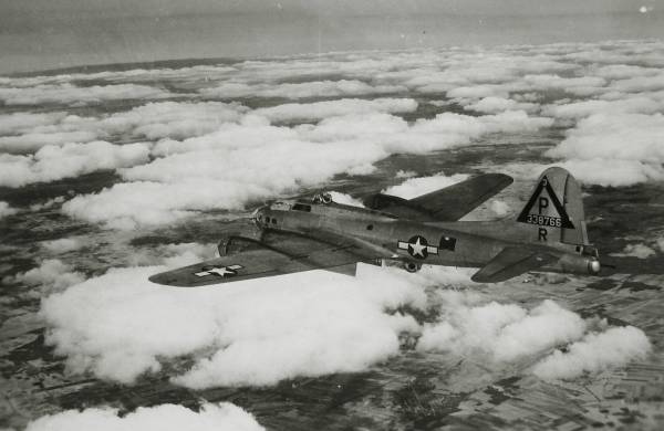 B-17 Bomber Flying Fortress – The Queen Of The Skies