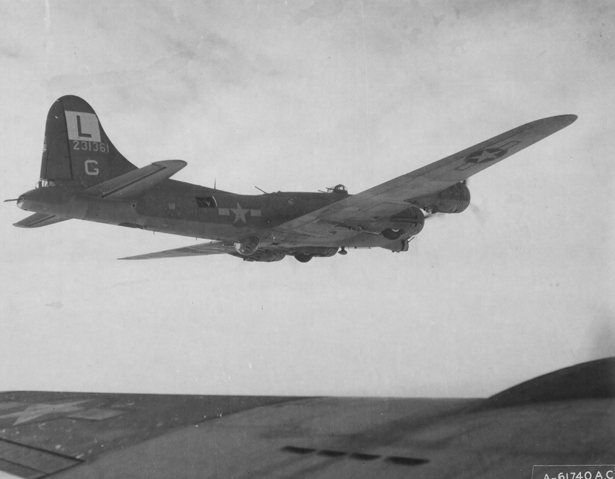 B-17 #42-31361 / The Punched Fowl